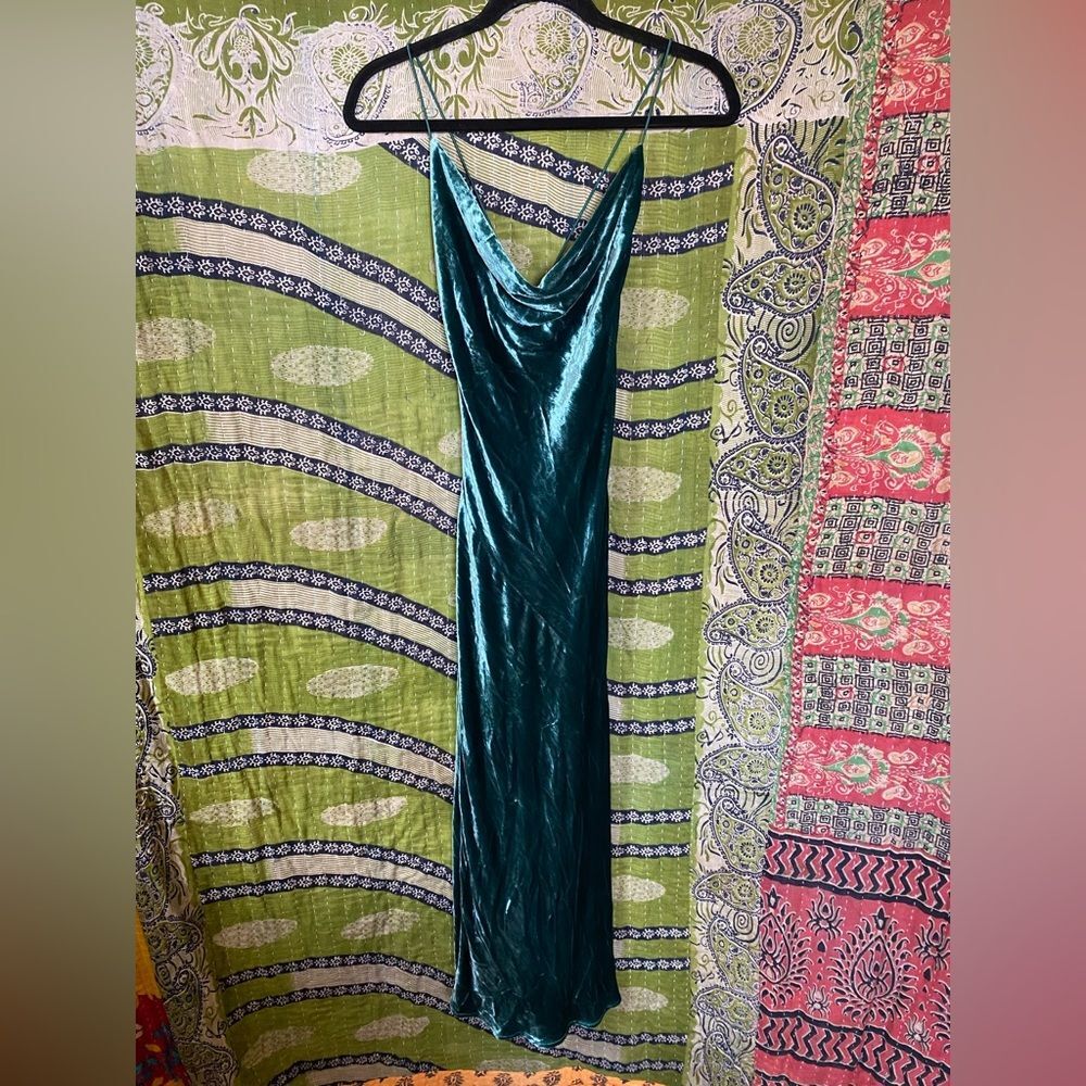Rare FloraVere Emerald Velvet Cowl Neck Midi Dress Size Extra Small